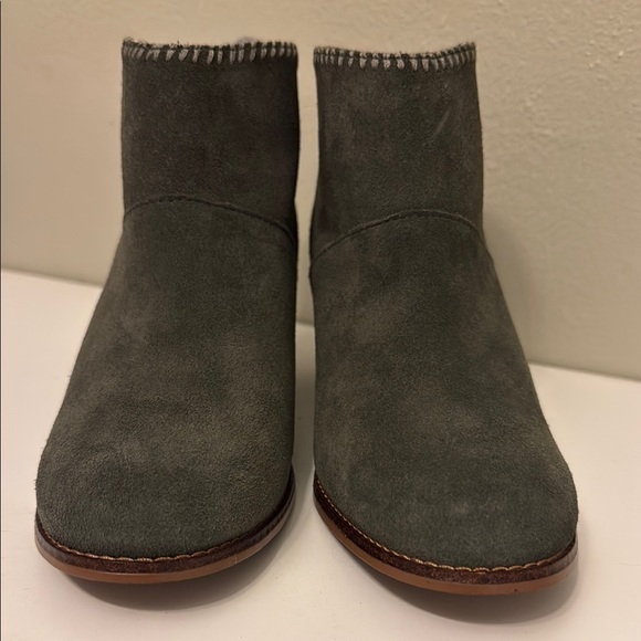 Toms Leila Gray Ankle Boots with Stacked Heel - Picture 3 of 9